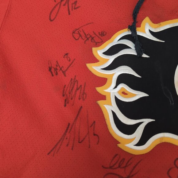 CCM Calgary Flames Youth Hockey Jersey Red/Black – Autographed S/M - Picture 3 of 12